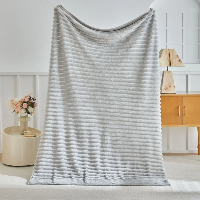 Double Sided Solid Color Blanket – Breathable & Skin-Friendly Summer Throw