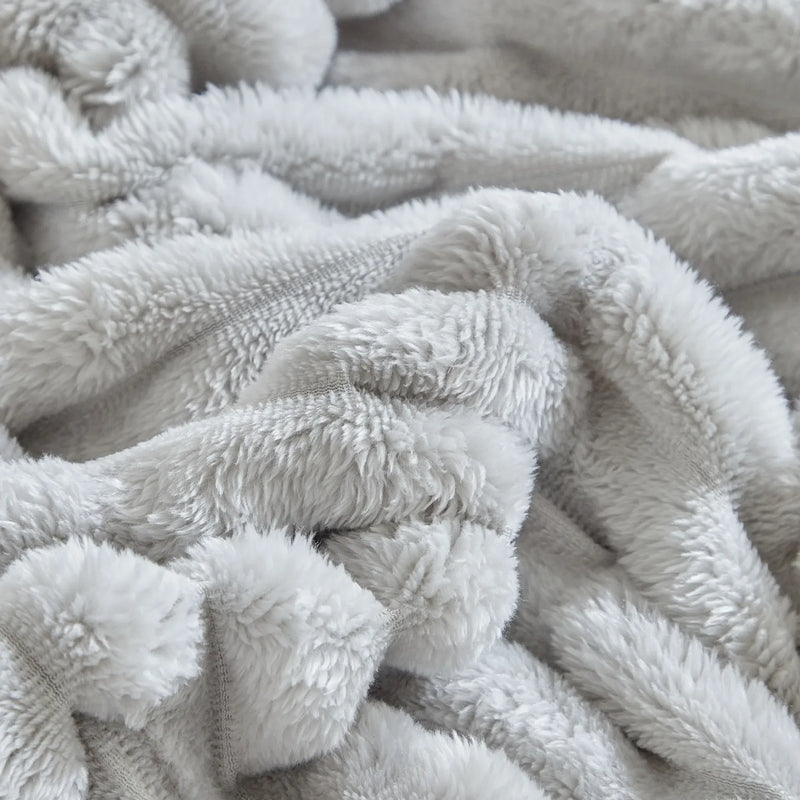 Double Sided Solid Color Blanket – Breathable & Skin-Friendly Summer Throw