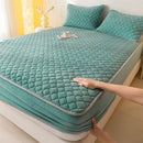 Super Thick Fleece Mattress Cover | Warm Quilted All-Inclusive Fitted Bed Sheet for Winter